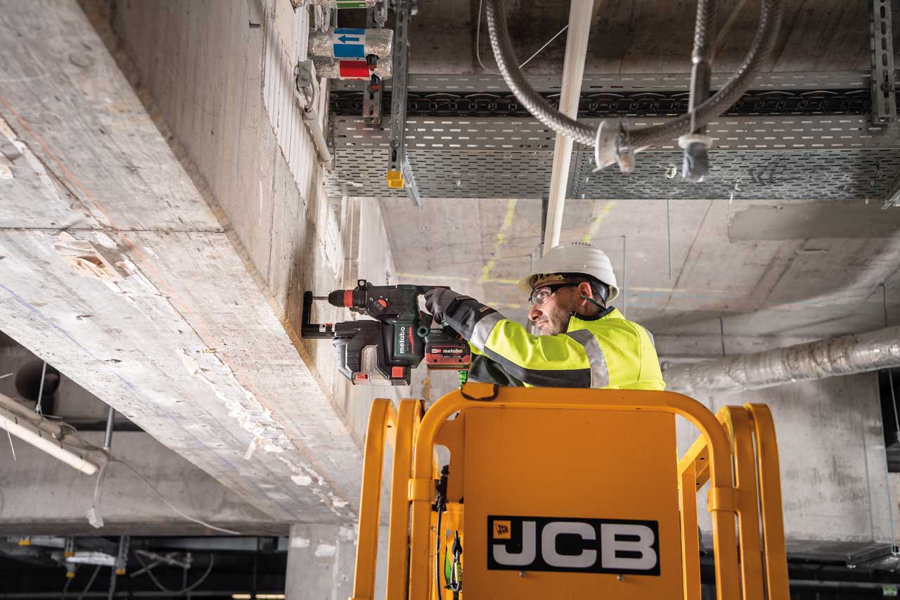 ČEKIĆ BUŠEČI AKU KH 18 LTX BL 28 Q Set ISA (ISA, 2x LiHD 5,5Ah, ASC 145)