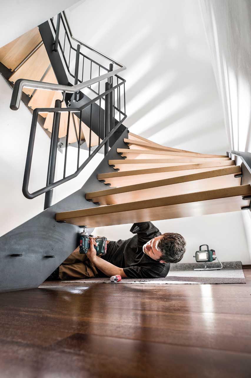 BUŠILICA-ODVIJAČ AKU BS18 QUICK 2xAKU (2,0Ah)