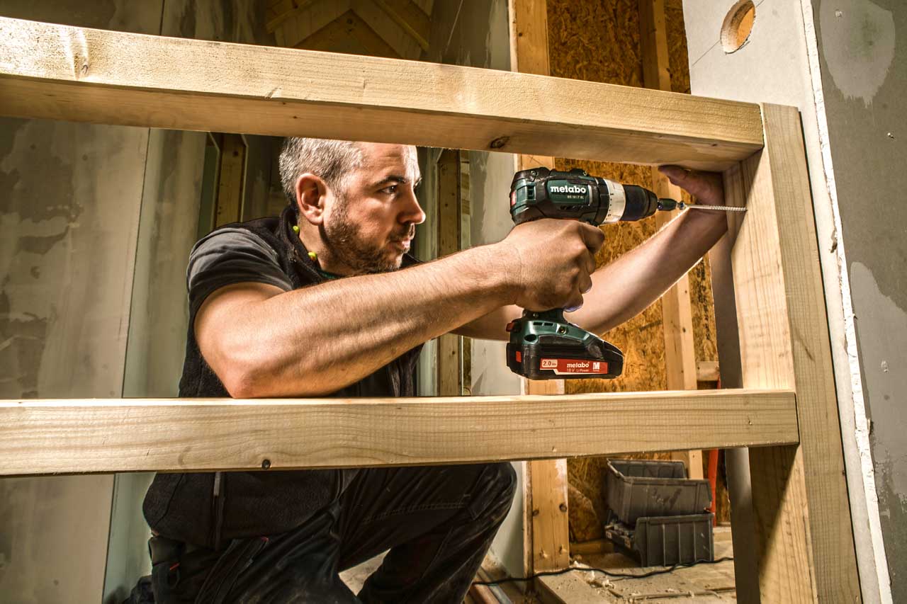 MET6.02325.950 BUŠILICA-ODVIJAČ AKU BS 18 LT BL Li-ion 18V 3X5,2AH; PUNJAČ ASC 55