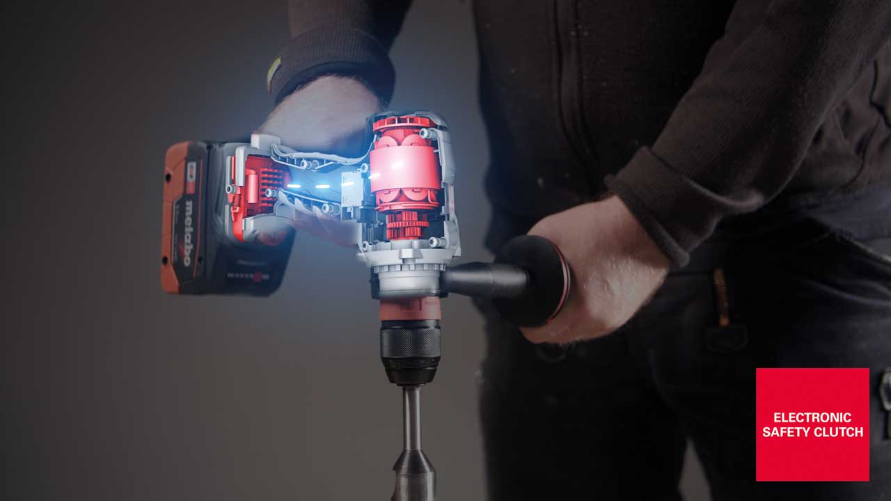 BUŠILICA-ODVIJAČ AKU BS 18 LTX BL I 18V 2X5.2 Ah Punjač ASC 55