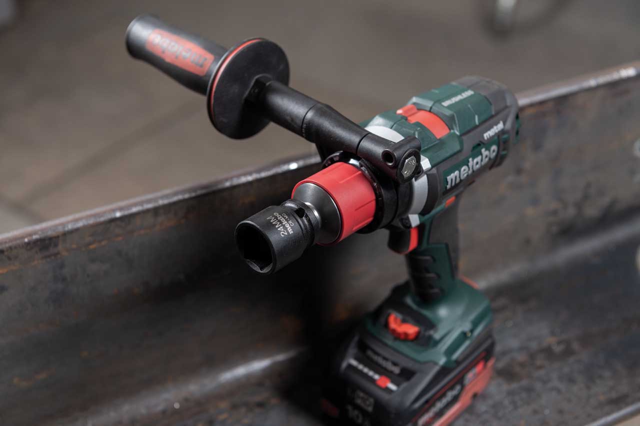 "BUŠILICA-ODVIJAČ AKU BS 18 LTX-3 BL QI METAL 18V 2X5,5AH LIHD; PUNJAČ ASC 145"