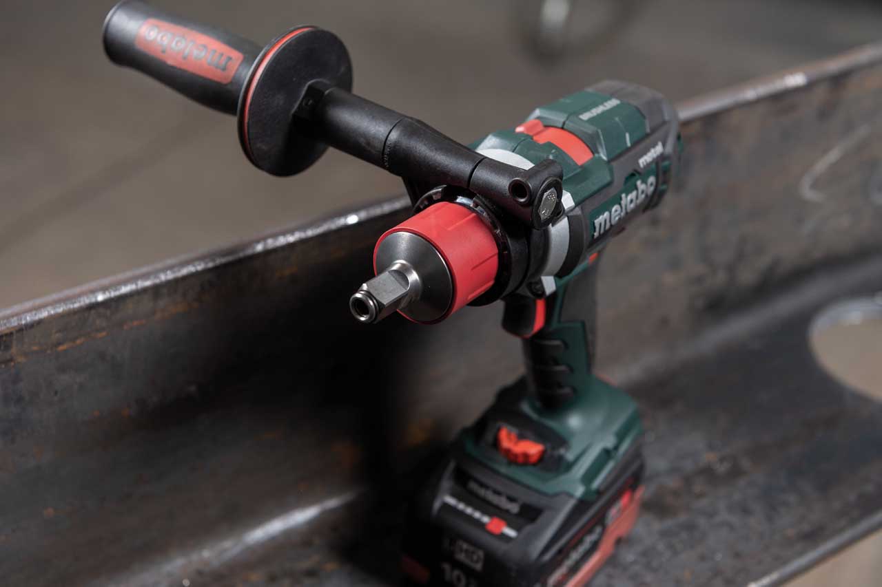 "BUŠILICA-ODVIJAČ AKU BS 18 LTX-3 BL QI METAL 18V 2X5,5AH LIHD; PUNJAČ ASC 145"