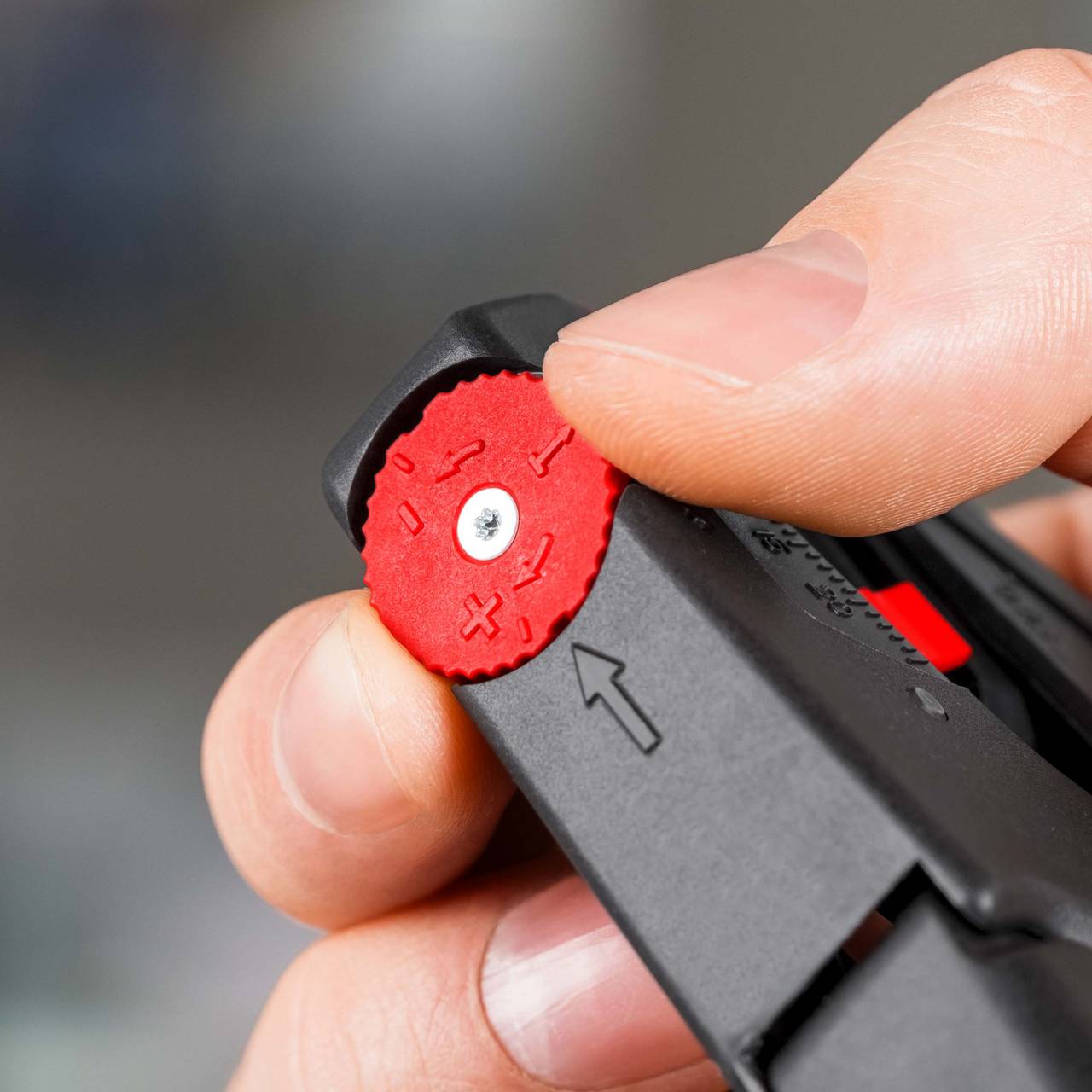 Kliješta za skidanje izolacije i alati za skidanje plašta