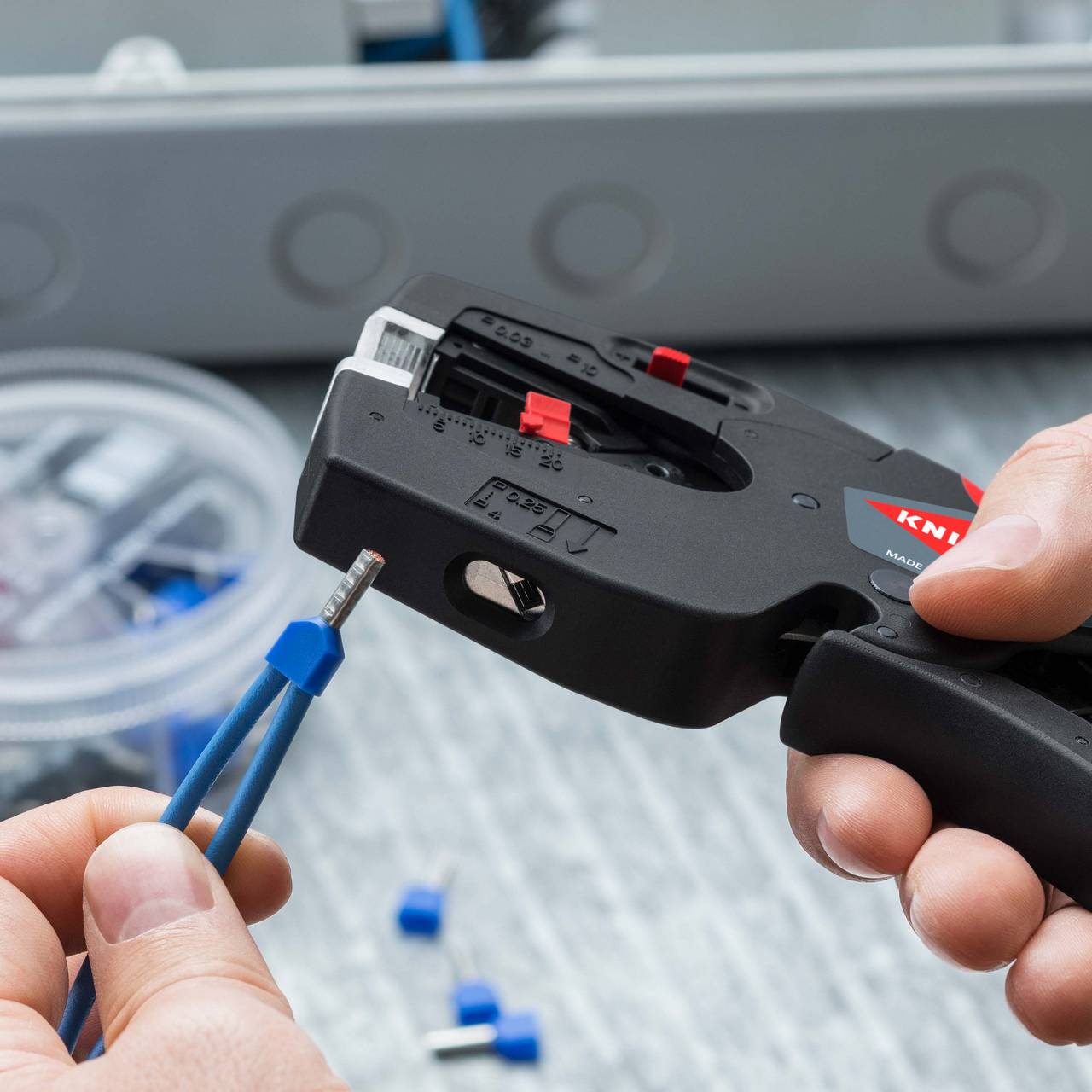 Kliješta za skidanje izolacije i alati za skidanje plašta