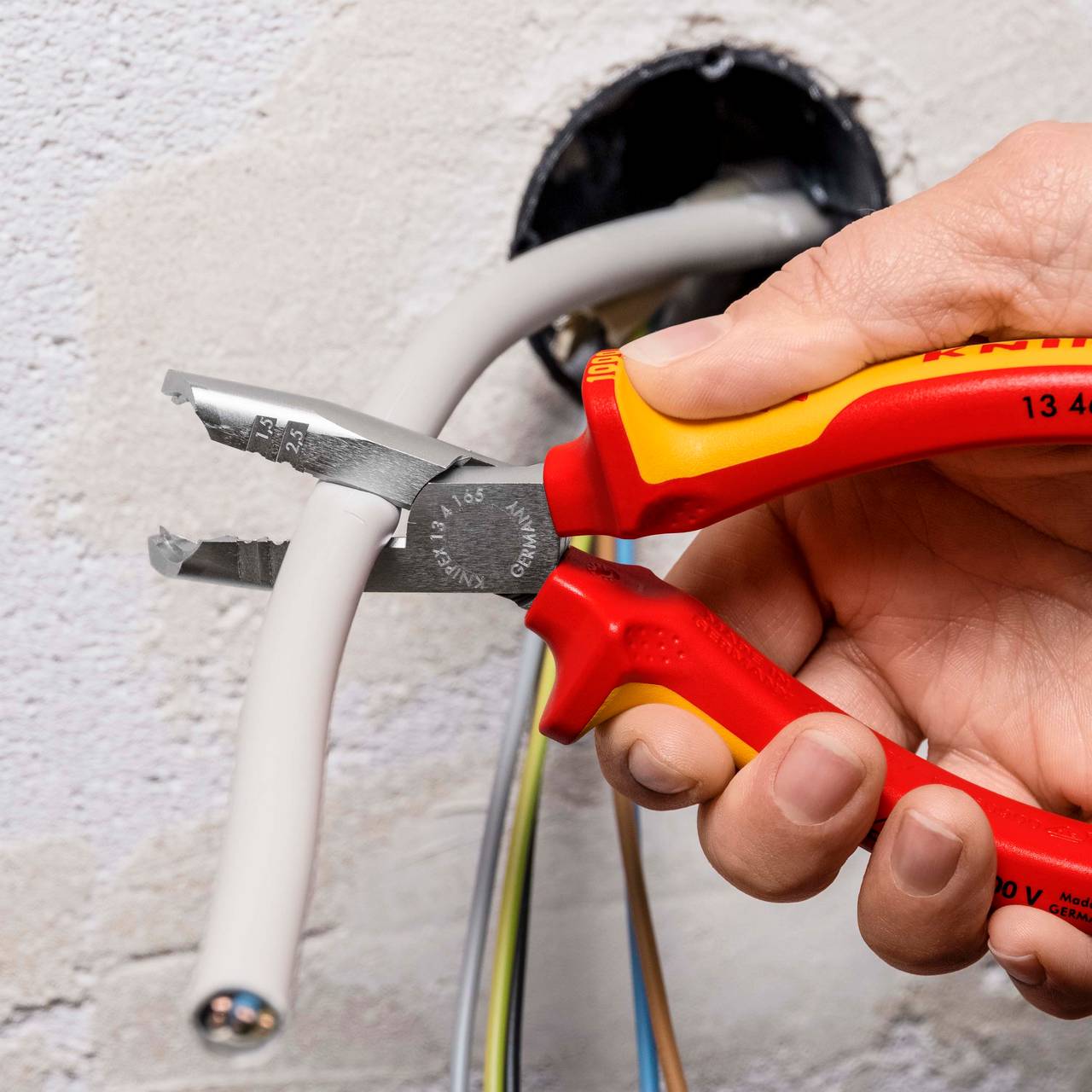 Kliješta za skidanje izolacije i alati za skidanje plašta