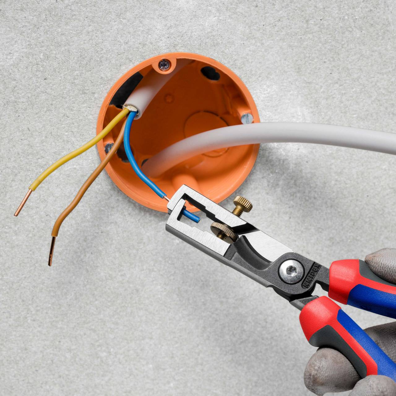 Kliješta za skidanje izolacije i alati za skidanje plašta