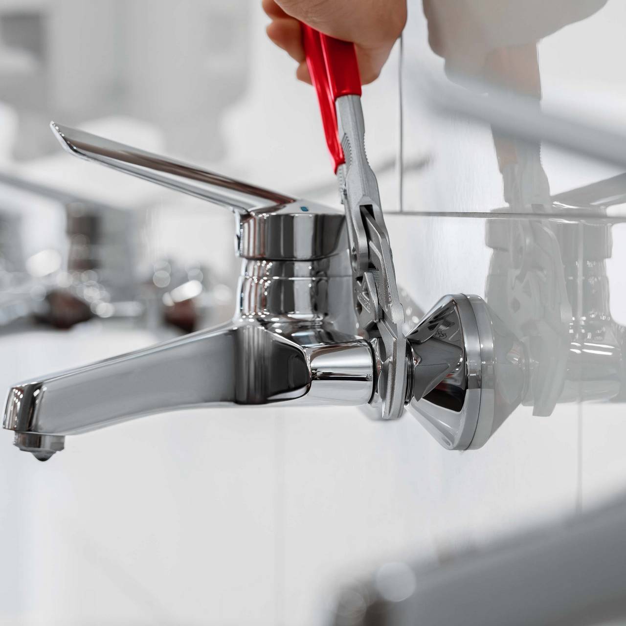 Ključevi za cijevi i kliješta za vodoinstalatere