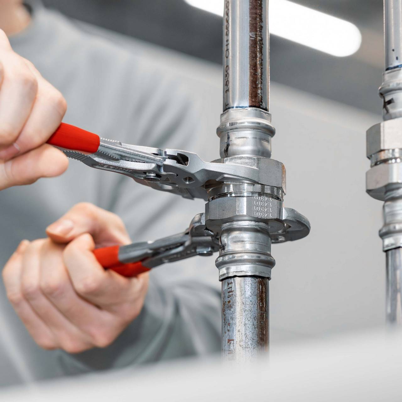 Ključevi za cijevi i kliješta za vodoinstalatere