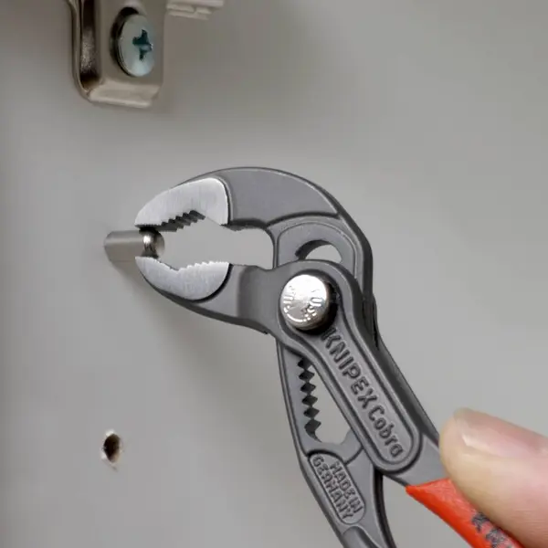 Ključevi za cijevi i kliješta za vodoinstalatere