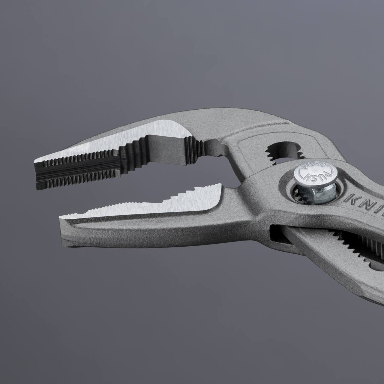 Ključevi za cijevi i kliješta za vodoinstalatere