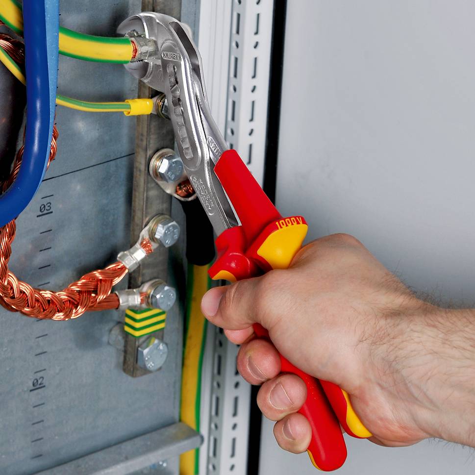 Ključevi za cijevi i kliješta za vodoinstalatere