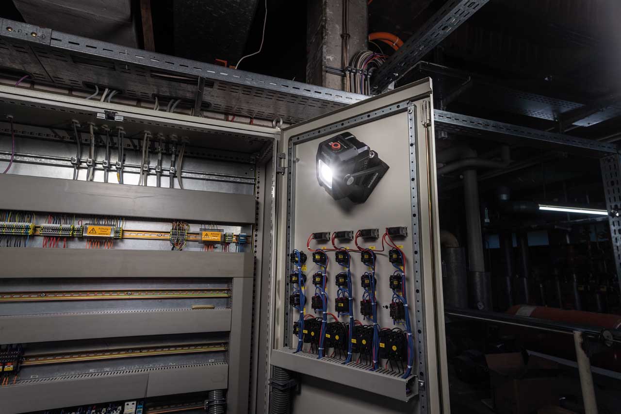 REFLEKTOR AKUMULATORSKI LED BSA 12-18 LED 2000