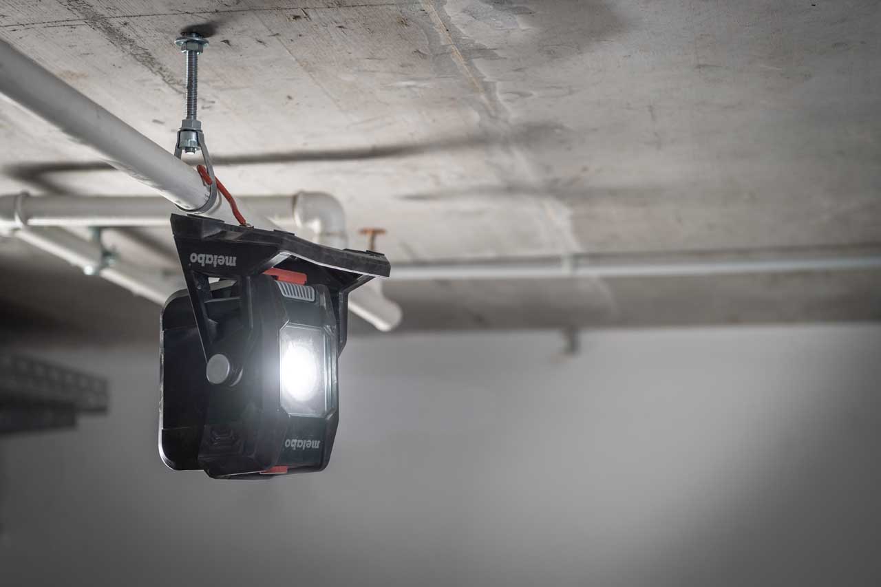 REFLEKTOR AKUMULATORSKI LED BSA 12-18 LED 2000