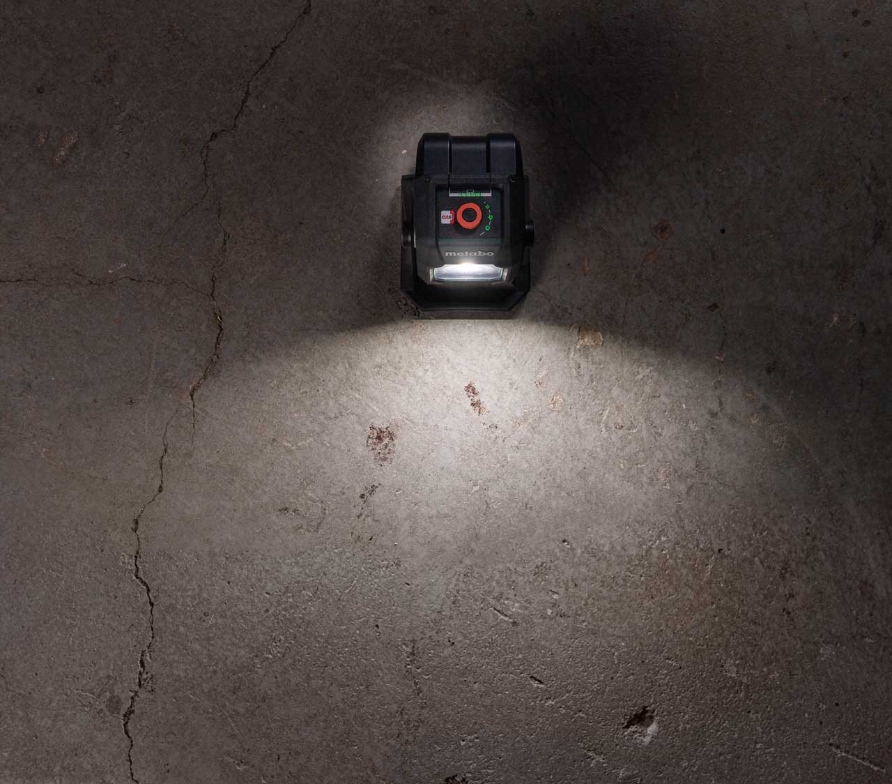 REFLEKTOR AKUMULATORSKI LED BSA 12-18 LED 2000