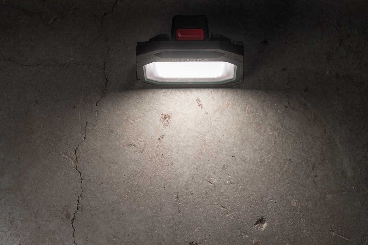 REFLEKTOR AKUMULATORSKI LED BSA 18 LED 10000